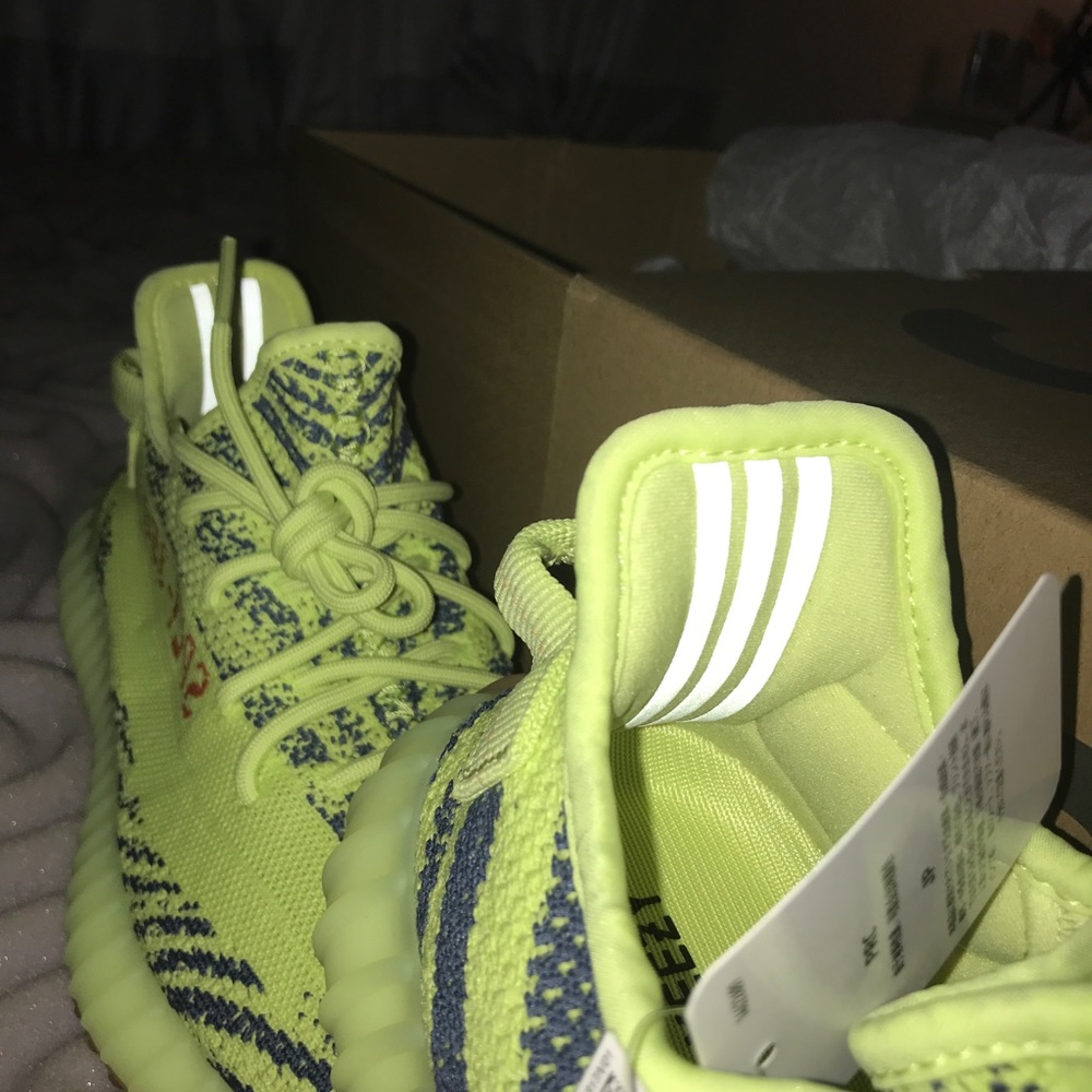 Yeezy 350 v2 Semi Frozen Yellow